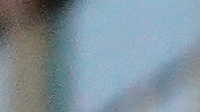 El conductor del camión se fugó de la escena y está siendo buscado.