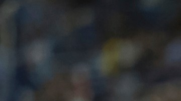 Wade Boggs agradece los aplausos de los fanáticos tras ingresar al Salón de la Fama de Tampa Bay Rays en 2023.