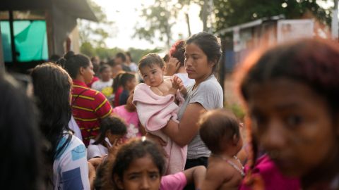 Los migrantes también afrontan los riesgos por las crecientes disputas de los carteles del narcotráfico.