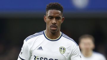 Junior Firpo juega en el Leeds United inglés.