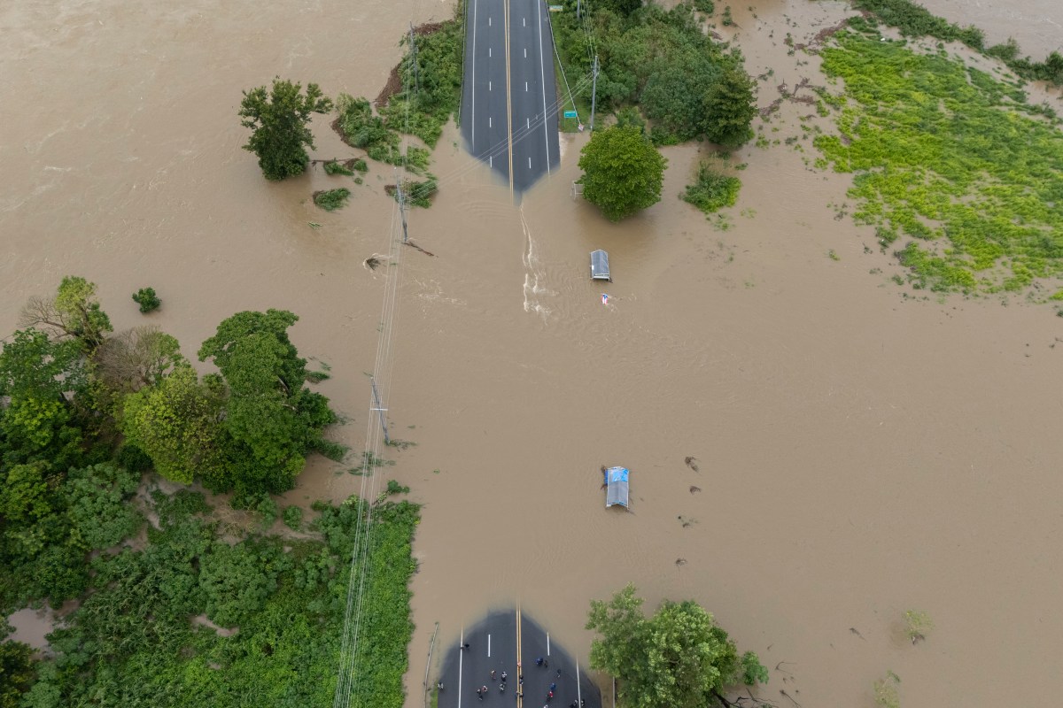 Gobierno de Puerto Rico pide a EE.UU. más tiempo para solicitar la declaración de desastre por tormenta Ernesto