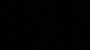 Ederson (L) y Haaland se abrazan posterior a un juego del Manchester City en Premier League.