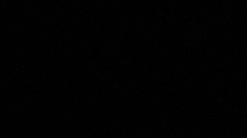 Ederson (L) y Haaland se abrazan posterior a un juego del Manchester City en Premier League.