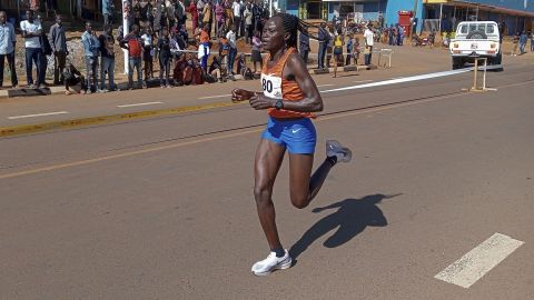 Rebecca Cheptegei durante una carrera en su natal Uganda en 2023.