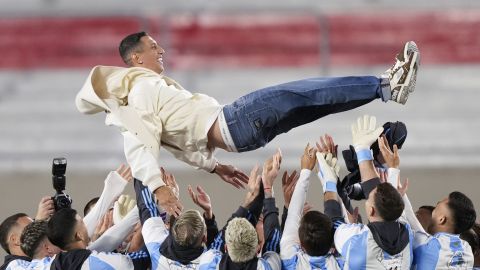 Ángel Di María recibe un inolvidable homenaje tras su retiro de Argentina