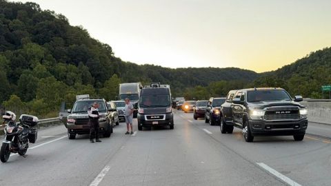 Identifican a persona de interés tras tiroteo en la interestatal en Kentucky