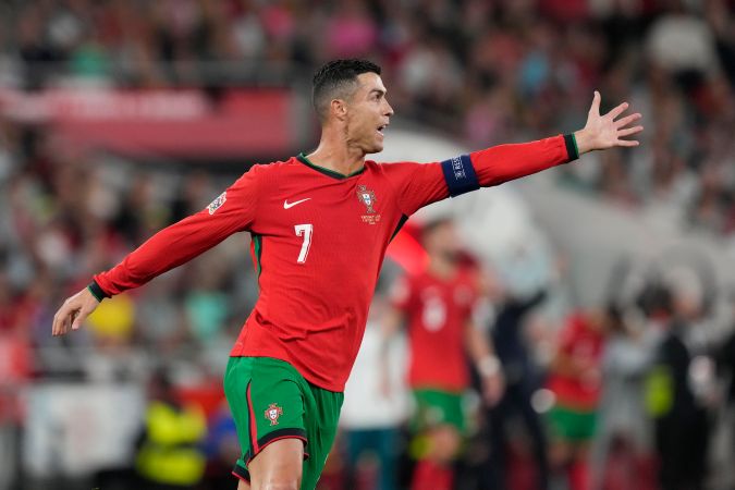 Ante Escocia, Cristiano Ronaldo marcó su gol número 132 con Portugal, un récord mundial. FOTO: Armando Franca / AP Photo.