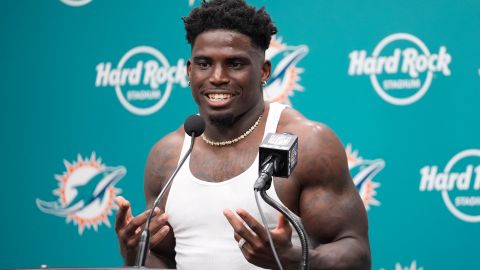 Tyreek Hill durante una rueda de prensa posterior al triunfo de Dolphins 20-17 a Jaguars.