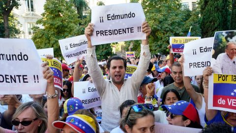 Machado hizo un llamado a la comunidad internacional a reconocer a González Urritía como "presidente electo" de Venezuela.