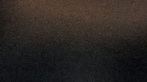 El canadiense Alphonso Davies disputa un balón con Santiago Gimenez.