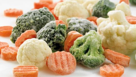 Frozen,Vegetable,Mix,Of,Broccoli,,Cauliflower,And,Carrots,On,A