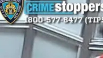 La policía busca a dos sospechosos de la muerte de Lamont Russell.