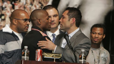 Óscar de la Hoya y Floyd Mayweather Jr.