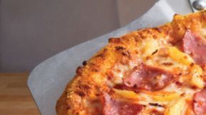 Domino´s lanza un descuento del 50% por el Mes Nacional de la Pizza.