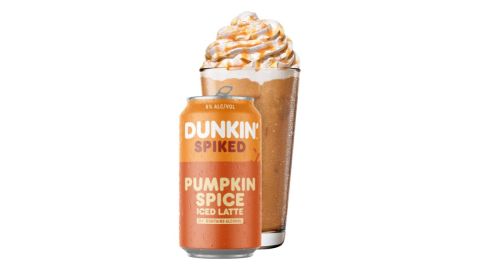 Café helado con leche y especias de calabaza de Dunkin'