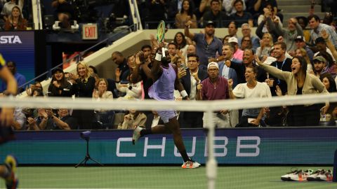 Frances Tiafoe celebra su victoria ante Grigor Dimitrov.