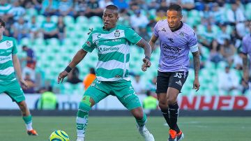 Pedro Aquino destaca el trabajo de Santos Laguna para buscar la victoria.