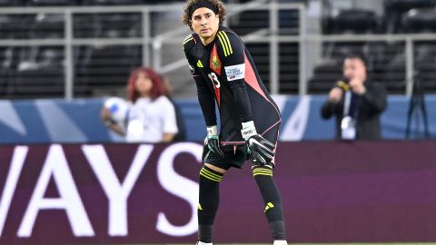 El guardameta consideró que Ochoa debería ser una pieza de apoyo para el Tri.