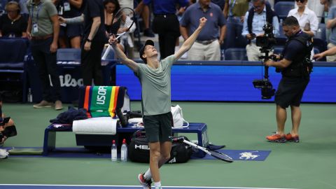 Jannik Sinner celebra el paso a la final del US Open tras derrotar a Jack Draper.