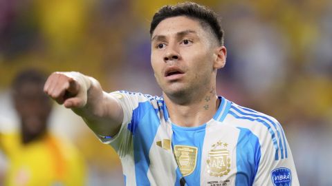 Gonzalo Montiel con la selección de Argentina.