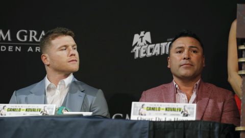 Óscar de la Hoya y Saúl 'Canelo' Álvarez.