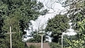 Los restos humanos fueron hallados dentro de un vehículo que estaba en un río.