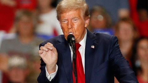 Donald Trump se defiende de las acusaciones de Kamala Harris sobre inmigración