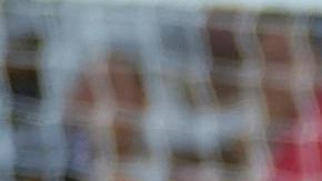 Kylian Mbappé celebra con la grada tras el triunfo 2-0 del Real Madrid ante Real Betis.