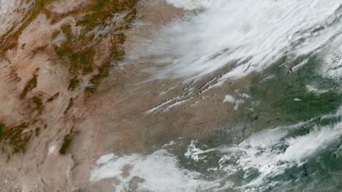 El Centro Nacional de Huracanes advierte sobre el riesgo de marejadas ciclónicas y vientos huracanados destructivos