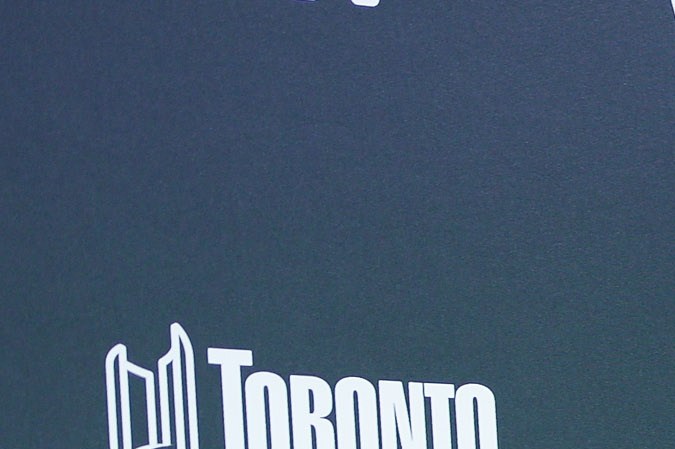 Jennifer López posando.