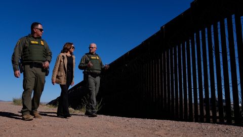 Harris enfrenta a Trump: lo acusó de "no hacer nada" para asegurar la frontera