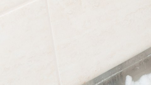 Ya no es un secreto: la fórmula casera que limpia las partes más sucias de la cocina