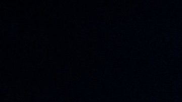 Mike Shinoda actuando en un show.