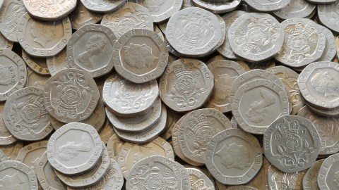 moneda-rara-20-peniques-reino-unido-numismatica-