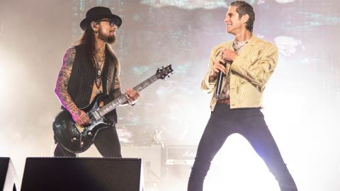 Dave Navarro Perry Farrell tendrán que resolver sus diferencias si quieren continuar trabajando juntos.