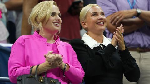 Rebel Wilson y Ramona Agruma hicieron público su romance en junio de 2022.