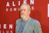 Ridley Scott posando
