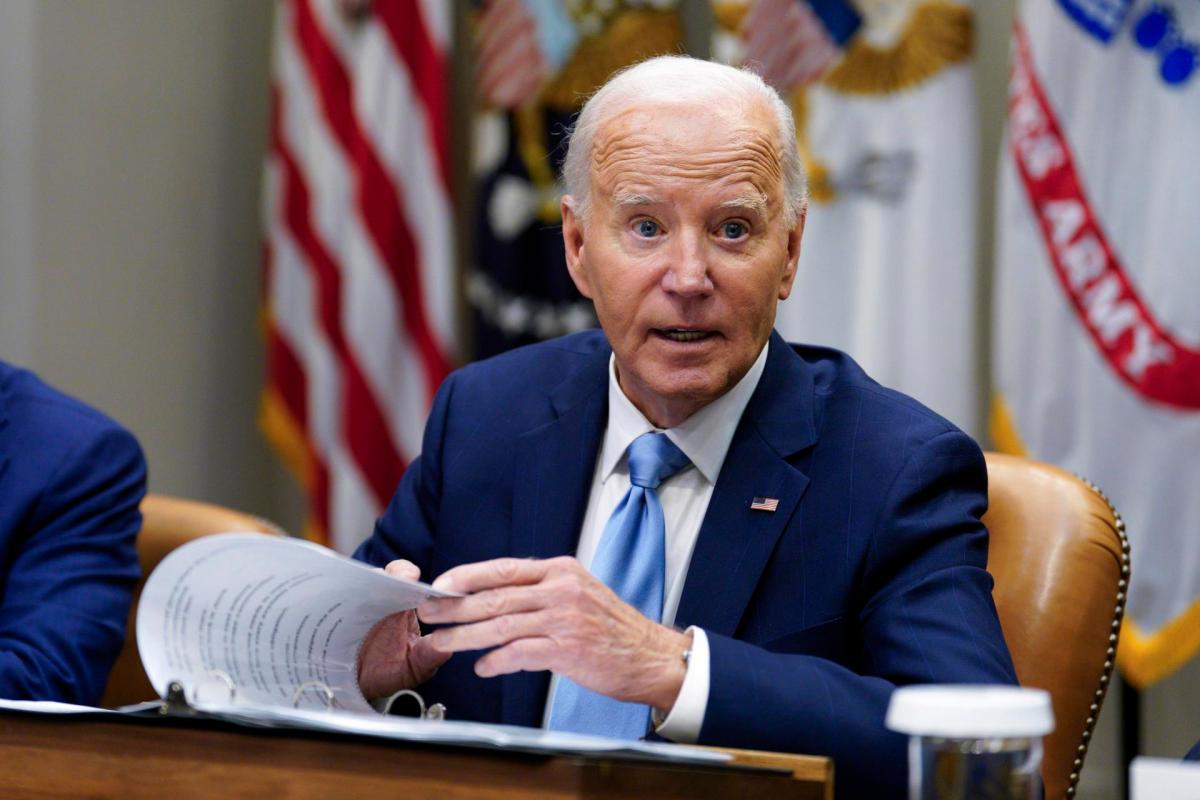 Biden se reúne con familiares de estadounidenses secuestrados por Hamás