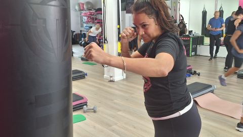 La puertorriqueña Bárbara González encontró en el kickboxing una disciplina para robustecer su cuerpo ante un diagnóstico cardiovascular complicado.