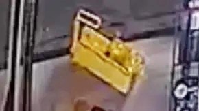 Sospechoso de robo armado en El Bronx (NYC).