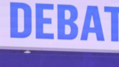 El candidato a vicepresidente de Kamala Harris, Tim Walz, durante el debate del martes.