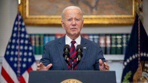 El presidente Biden habló con el mandatario Zelenski, quien agradeció el apoyo.