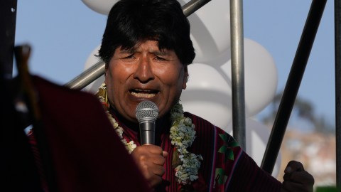 En Bolivia hay una orden de aprehensión en contra del expresidente Morales.