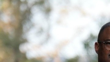 Kamala Harris recorrió calles de Augusta, junto al alcalde Garnett Johnson.