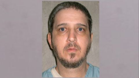 Hace 9 años, Richard Glossip ya estaba en la sala para su ejecución, pero en el último minuto fue detenida.