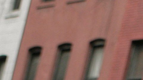 El pasado lunes, las autoridades tapiaron la casa de piedra rojiza de 560 metros cuadrados.