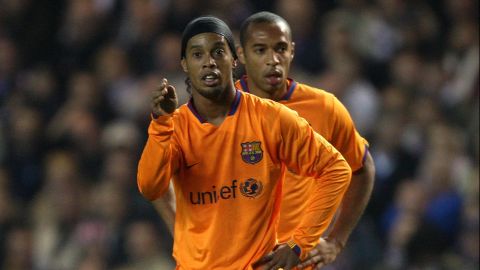 Ronaldinho y Henry durante un duelo del FC Barcelona ante Celtic de Glasgow.