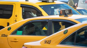 los taxis amarillos también se han visto afectados desde la pandemia, que solo "multiplicó esas pérdidas".