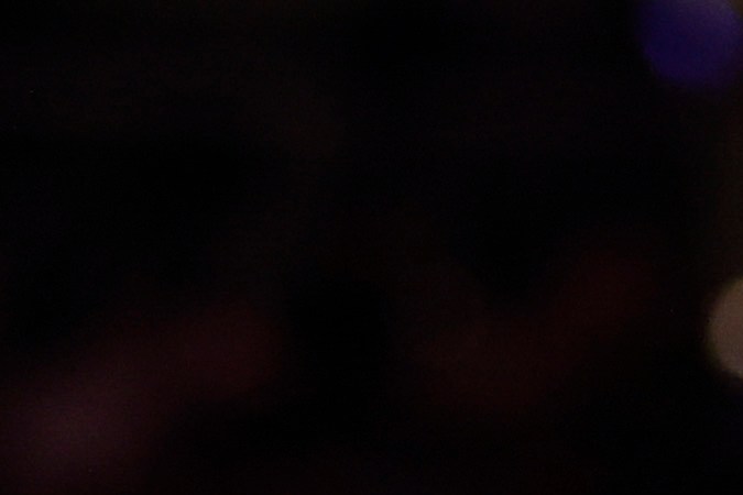 AJ Griffin contra Marvin Bagley de los Detroit Pistons.