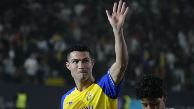 Jugador del Al-Nassr terminó inconsciente tras accidente al celebrar un gol de Cristiano Ronaldo